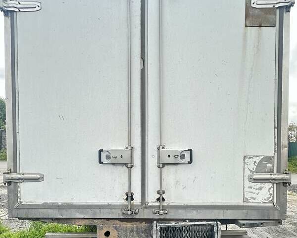 Белый Мерседес Варио, объемом двигателя 4.25 л и пробегом 610 тыс. км за 9183 $, фото 1 на Automoto.ua