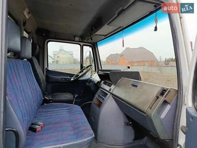 Белый Мерседес Варио, объемом двигателя 4.25 л и пробегом 670 тыс. км за 18000 $, фото 5 на Automoto.ua