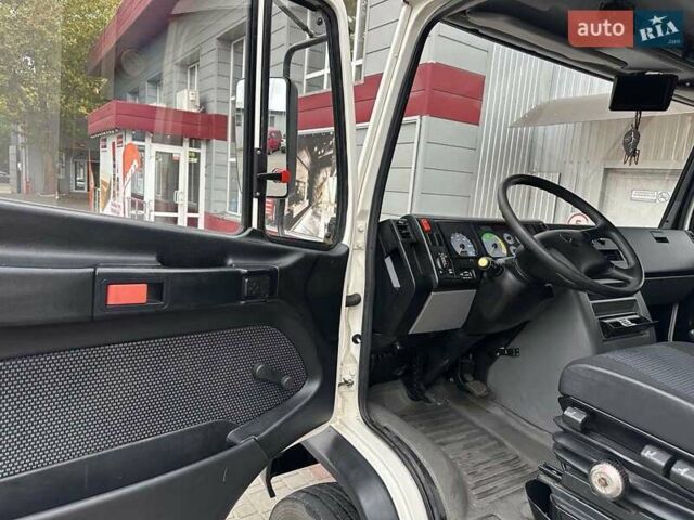 Белый Мерседес Варио, объемом двигателя 4.25 л и пробегом 198 тыс. км за 29000 $, фото 4 на Automoto.ua