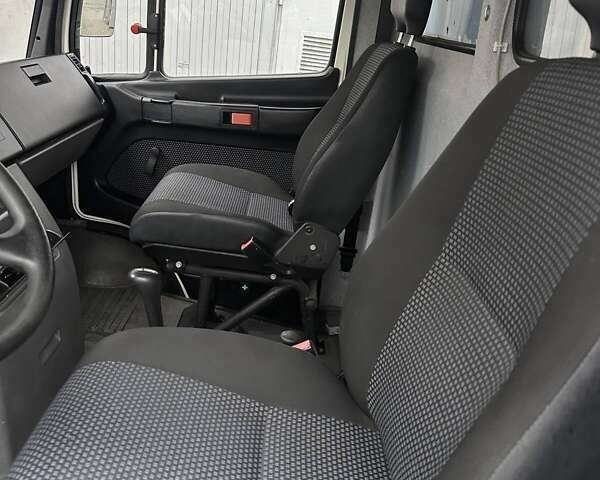 Белый Мерседес Варио, объемом двигателя 4.25 л и пробегом 198 тыс. км за 29000 $, фото 6 на Automoto.ua