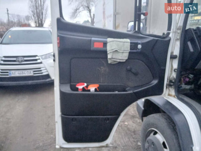 Белый Мерседес Варио, объемом двигателя 4.25 л и пробегом 568 тыс. км за 21500 $, фото 4 на Automoto.ua