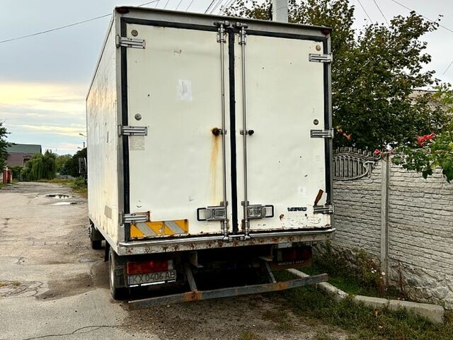 Білий Мерседес Варіо, об'ємом двигуна 2.9 л та пробігом 100 тис. км за 5200 $, фото 3 на Automoto.ua