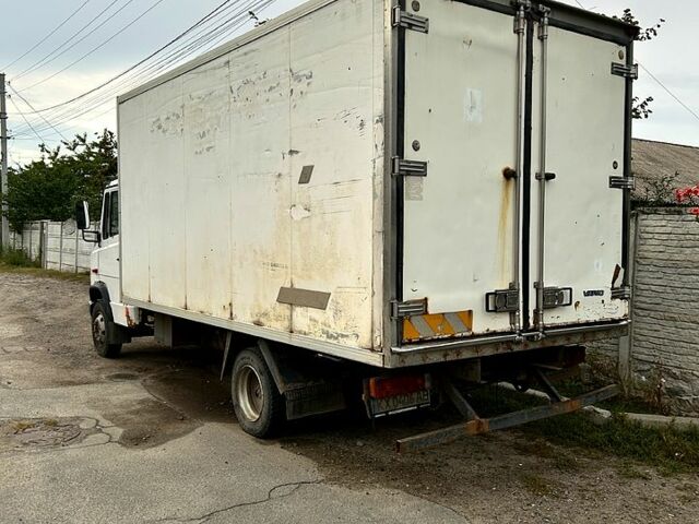 Білий Мерседес Варіо, об'ємом двигуна 2.9 л та пробігом 100 тис. км за 5200 $, фото 4 на Automoto.ua