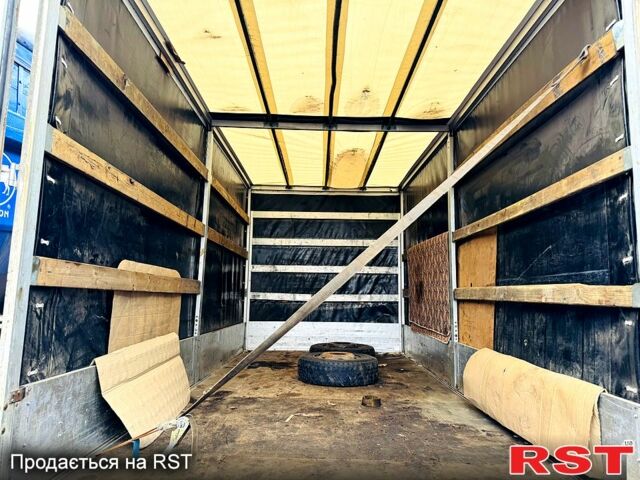 Білий Мерседес Варіо, об'ємом двигуна 4.2 л та пробігом 400 тис. км за 19900 $, фото 6 на Automoto.ua