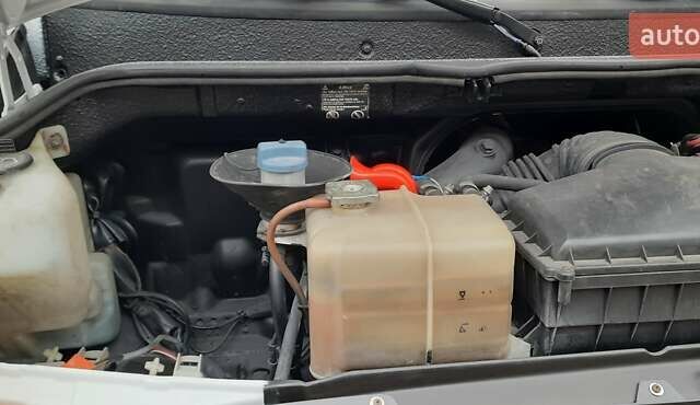 Белый Мерседес Варио, объемом двигателя 4.25 л и пробегом 400 тыс. км за 23000 $, фото 29 на Automoto.ua