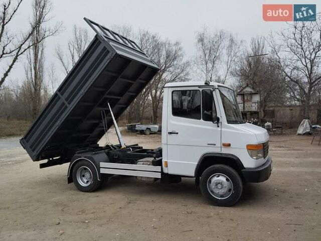 Белый Мерседес Варио, объемом двигателя 4.25 л и пробегом 400 тыс. км за 23000 $, фото 1 на Automoto.ua