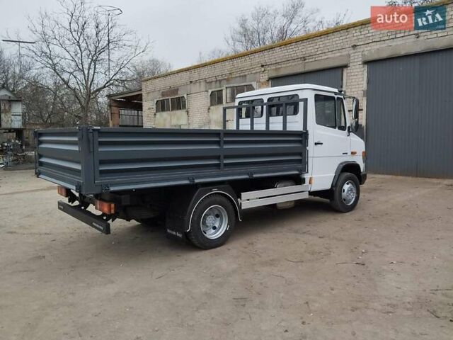 Белый Мерседес Варио, объемом двигателя 4.25 л и пробегом 400 тыс. км за 23000 $, фото 11 на Automoto.ua