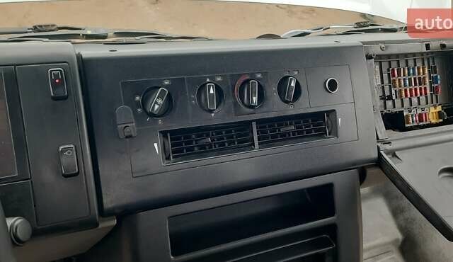 Белый Мерседес Варио, объемом двигателя 4.25 л и пробегом 400 тыс. км за 23000 $, фото 33 на Automoto.ua