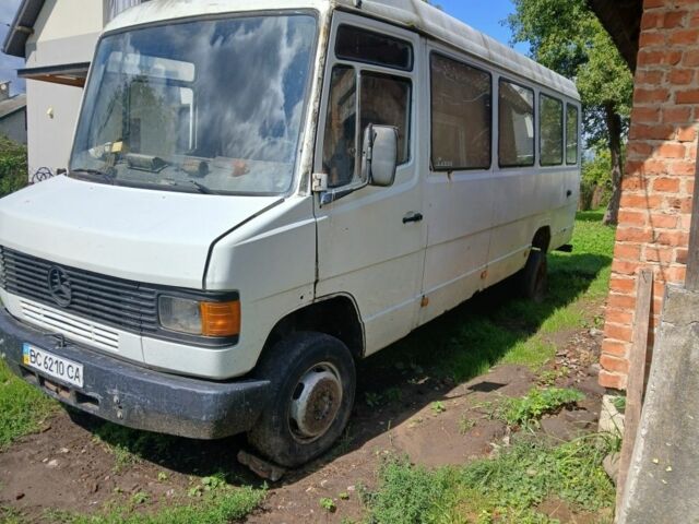 Білий Мерседес Варіо, об'ємом двигуна 4 л та пробігом 432 тис. км за 3000 $, фото 1 на Automoto.ua