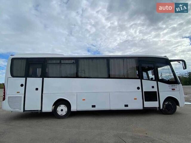 Белый Мерседес Варио, объемом двигателя 4.25 л и пробегом 420 тыс. км за 50000 $, фото 1 на Automoto.ua