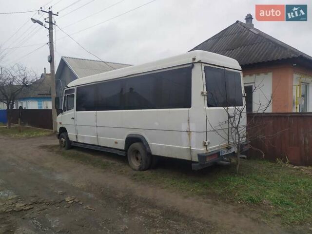 Белый Мерседес Варио, объемом двигателя 2.9 л и пробегом 358 тыс. км за 4800 $, фото 4 на Automoto.ua