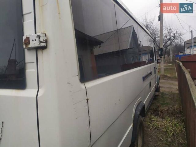 Белый Мерседес Варио, объемом двигателя 2.9 л и пробегом 358 тыс. км за 4800 $, фото 6 на Automoto.ua