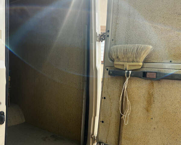 Бежевый Мерседес Варио, объемом двигателя 4.6 л и пробегом 440 тыс. км за 15500 $, фото 19 на Automoto.ua