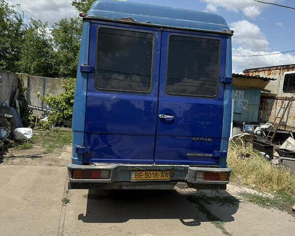 Красный Мерседес Варио, объемом двигателя 4.2 л и пробегом 7 тыс. км за 6500 $, фото 1 на Automoto.ua