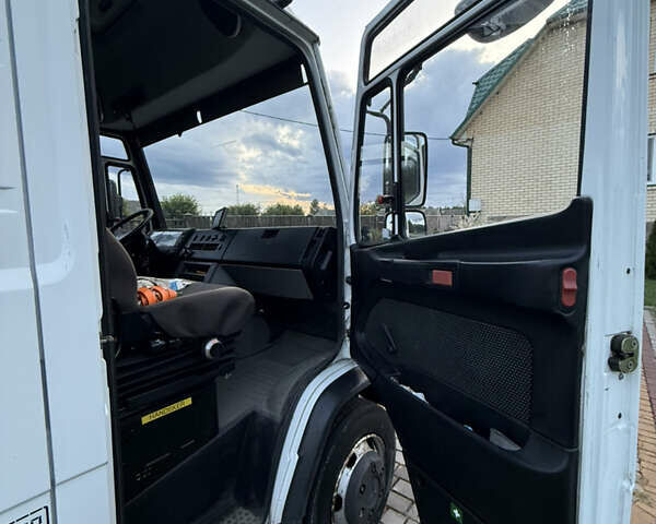 Мерседес Варио, объемом двигателя 4.2 л и пробегом 111 тыс. км за 24500 $, фото 18 на Automoto.ua