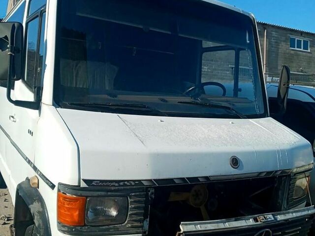 Мерседес Варио, объемом двигателя 4 л и пробегом 300 тыс. км за 3500 $, фото 3 на Automoto.ua