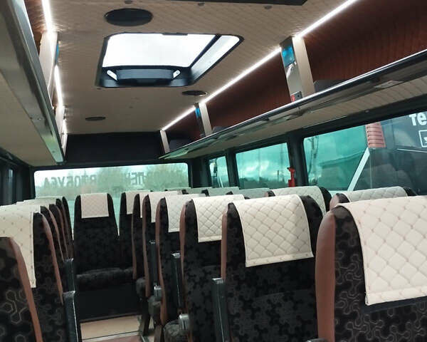 Мерседес Варіо, об'ємом двигуна 4.3 л та пробігом 1 тис. км за 18700 $, фото 26 на Automoto.ua