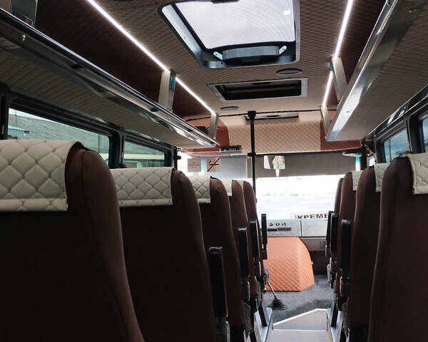 Мерседес Варіо, об'ємом двигуна 4.3 л та пробігом 1 тис. км за 18700 $, фото 23 на Automoto.ua