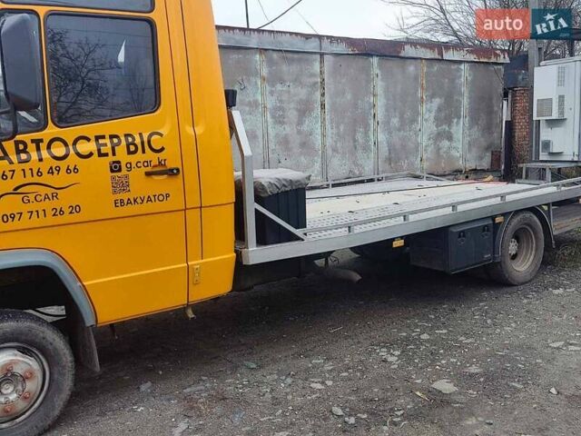 Желтый Мерседес Варио, объемом двигателя 2.87 л и пробегом 500 тыс. км за 13800 $, фото 2 на Automoto.ua