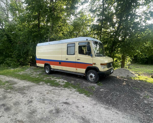 Мерседес Варіо 2001 у Лубнах на Automoto.ua Жовтий Мерседес Варіо, об'ємом двигуна 4.25 л та пробігом 584 тис. км за 13700 $, фото 1 на Automoto.ua