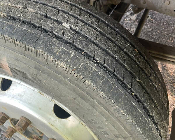 Мерседес Варіо 2001 у Лубнах на Automoto.ua Жовтий Мерседес Варіо, об'ємом двигуна 4.25 л та пробігом 584 тис. км за 13700 $, фото 6 на Automoto.ua