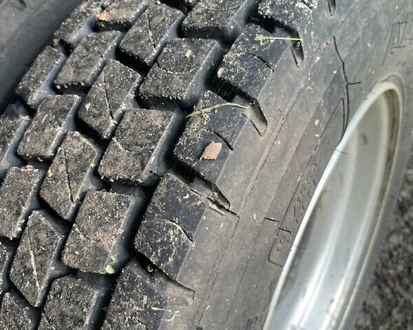 Мерседес Варіо 2001 у Лубнах на Automoto.ua Жовтий Мерседес Варіо, об'ємом двигуна 4.25 л та пробігом 584 тис. км за 13700 $, фото 7 на Automoto.ua