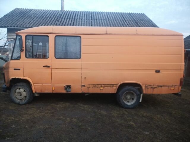 Жовтий Мерседес Варіо, об'ємом двигуна 3.8 л та пробігом 100 тис. км за 2350 $, фото 1 на Automoto.ua