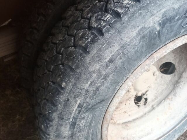 Жовтий Мерседес Варіо, об'ємом двигуна 3.8 л та пробігом 100 тис. км за 2350 $, фото 5 на Automoto.ua