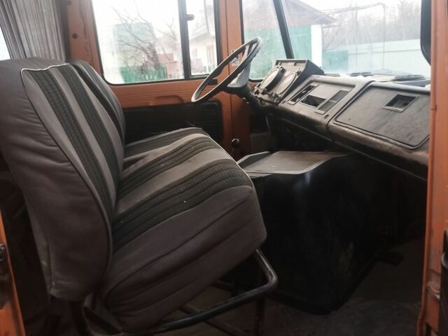 Жовтий Мерседес Варіо, об'ємом двигуна 3.8 л та пробігом 100 тис. км за 2350 $, фото 9 на Automoto.ua