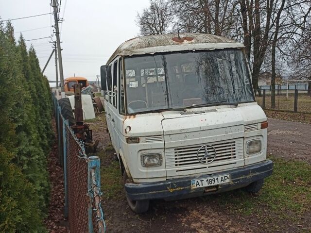 Жовтий Мерседес Варіо, об'ємом двигуна 3.8 л та пробігом 100 тис. км за 2350 $, фото 10 на Automoto.ua