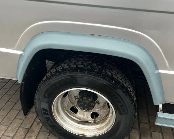 Сірий Мерседес Варіо, об'ємом двигуна 4.3 л та пробігом 400 тис. км за 15000 $, фото 6 на Automoto.ua