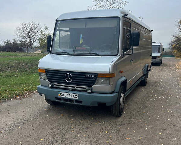 Сірий Мерседес Варіо, об'ємом двигуна 4.3 л та пробігом 400 тис. км за 15000 $, фото 1 на Automoto.ua