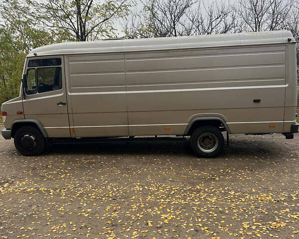 Сірий Мерседес Варіо, об'ємом двигуна 4.3 л та пробігом 400 тис. км за 15000 $, фото 7 на Automoto.ua