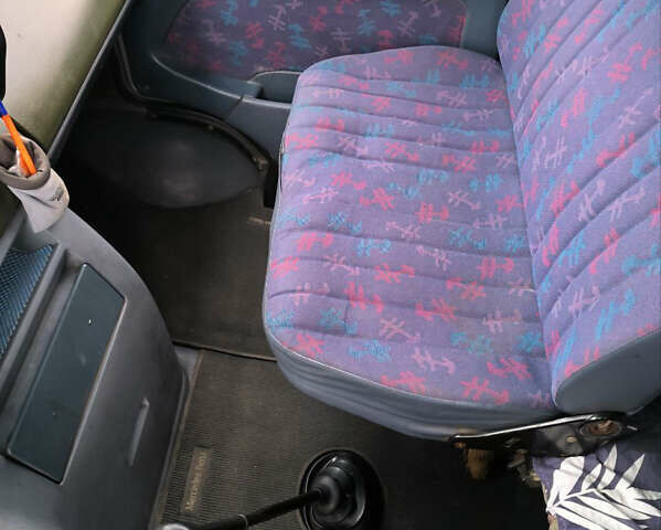 Сірий Мерседес Варіо, об'ємом двигуна 4.3 л та пробігом 400 тис. км за 15000 $, фото 9 на Automoto.ua