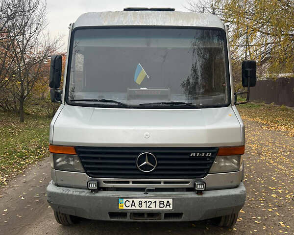 Сірий Мерседес Варіо, об'ємом двигуна 4.3 л та пробігом 400 тис. км за 15000 $, фото 1 на Automoto.ua
