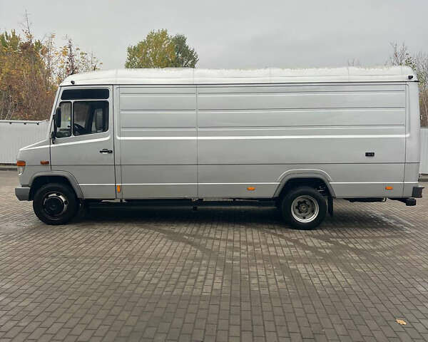 Сірий Мерседес Варіо, об'ємом двигуна 4.3 л та пробігом 400 тис. км за 15000 $, фото 5 на Automoto.ua