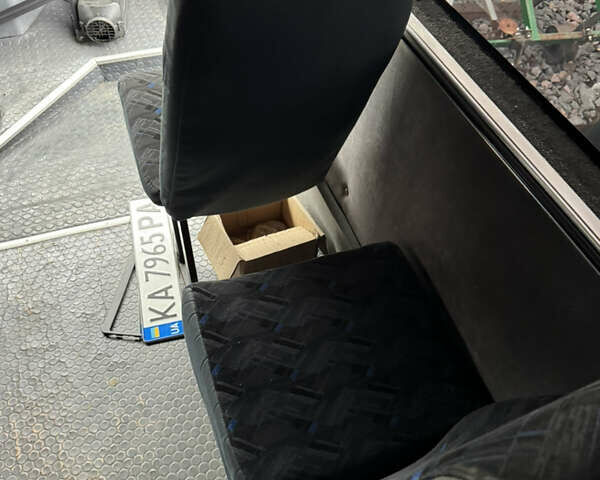 Серый Мерседес Варио, объемом двигателя 4.3 л и пробегом 200 тыс. км за 14000 $, фото 63 на Automoto.ua