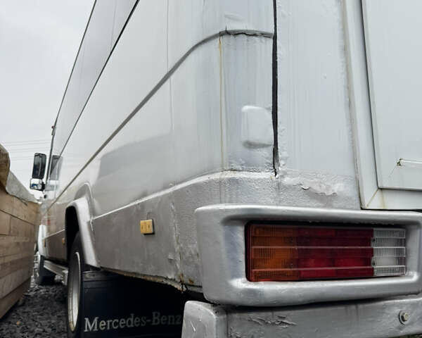 Серый Мерседес Варио, объемом двигателя 4.3 л и пробегом 200 тыс. км за 14000 $, фото 27 на Automoto.ua