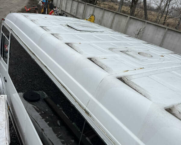 Серый Мерседес Варио, объемом двигателя 4.3 л и пробегом 200 тыс. км за 14000 $, фото 18 на Automoto.ua