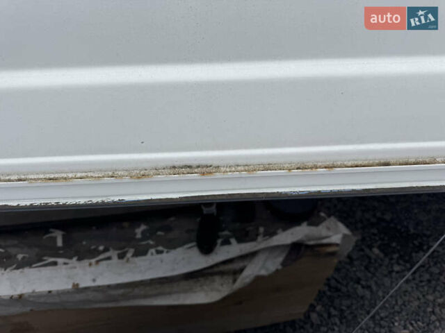 Серый Мерседес Варио, объемом двигателя 4.3 л и пробегом 200 тыс. км за 14000 $, фото 14 на Automoto.ua