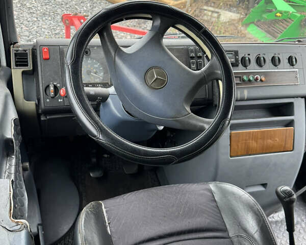 Серый Мерседес Варио, объемом двигателя 4.3 л и пробегом 200 тыс. км за 14000 $, фото 65 на Automoto.ua