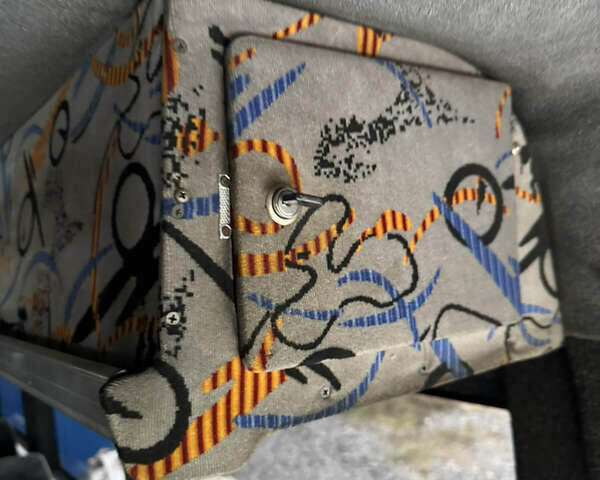 Серый Мерседес Варио, объемом двигателя 4.3 л и пробегом 200 тыс. км за 14000 $, фото 74 на Automoto.ua