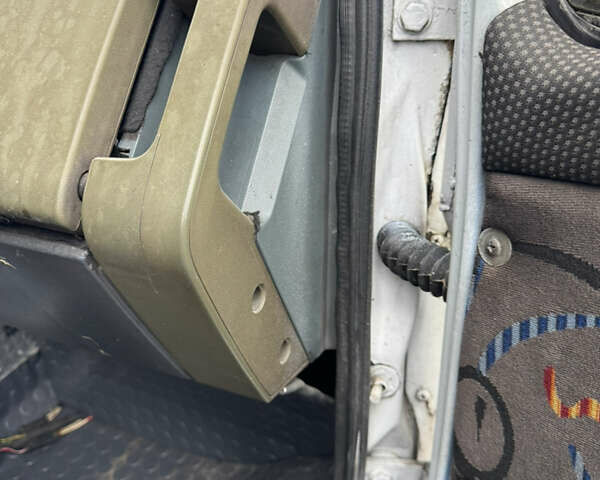 Серый Мерседес Варио, объемом двигателя 4.3 л и пробегом 200 тыс. км за 14000 $, фото 40 на Automoto.ua