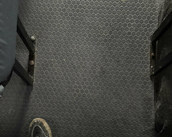 Серый Мерседес Варио, объемом двигателя 4.3 л и пробегом 200 тыс. км за 14000 $, фото 59 на Automoto.ua