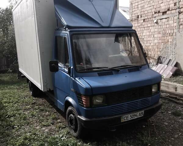 Синий Мерседес Варио, объемом двигателя 3.2 л и пробегом 350 тыс. км за 147000 $, фото 1 на Automoto.ua