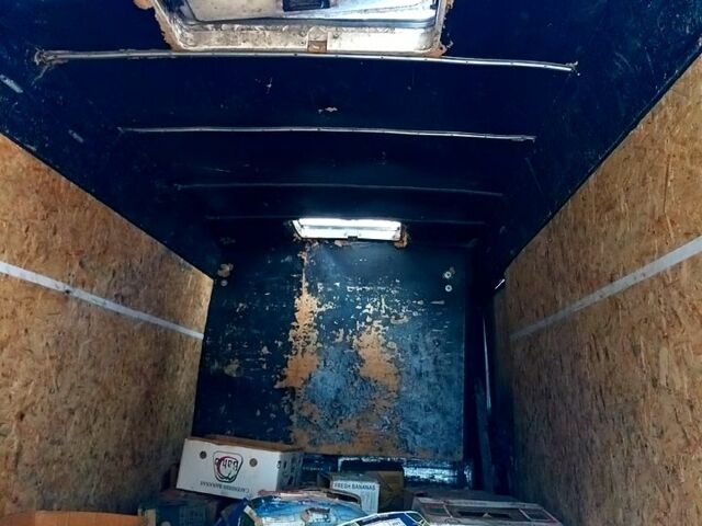 Синий Мерседес Варио, объемом двигателя 4.3 л и пробегом 264 тыс. км за 12000 $, фото 8 на Automoto.ua