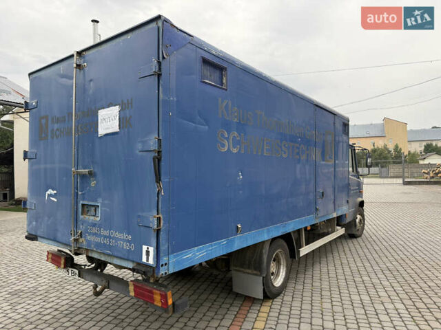 Синий Мерседес Варио, объемом двигателя 4.2 л и пробегом 355 тыс. км за 14999 $, фото 2 на Automoto.ua