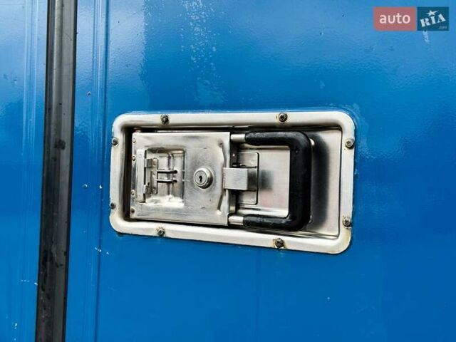 Синій Мерседес Варіо, об'ємом двигуна 4.25 л та пробігом 327 тис. км за 21999 $, фото 21 на Automoto.ua