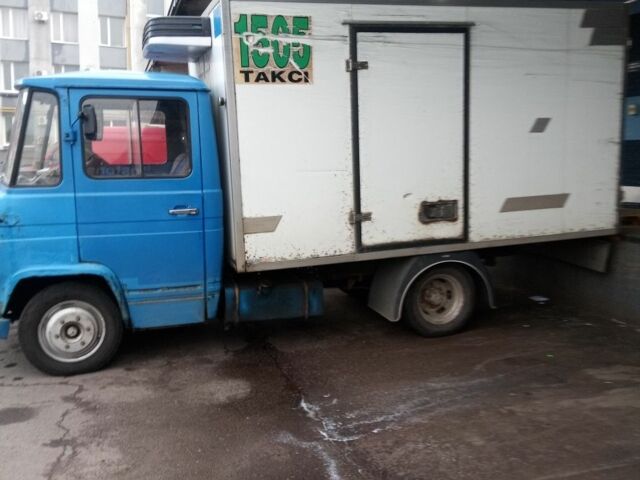 Синий Мерседес Варио, объемом двигателя 4 л и пробегом 500 тыс. км за 3100 $, фото 2 на Automoto.ua