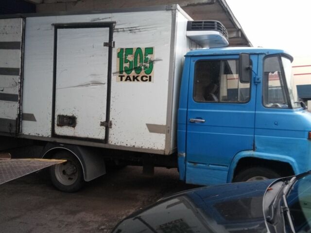 Синий Мерседес Варио, объемом двигателя 4 л и пробегом 500 тыс. км за 3100 $, фото 1 на Automoto.ua